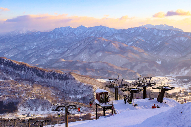 Tempat Bermain Ski pada Musim Dingin di Jepang